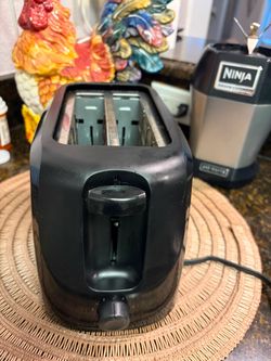 Black 2-Slice Toaster