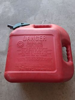 5 gallon  gas tank good condition