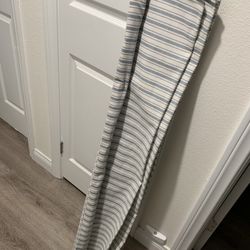 IKEA Magnetic Ringblooma Blind Includes Curtain Rod 🩵🤍💙 48 W x 54 H