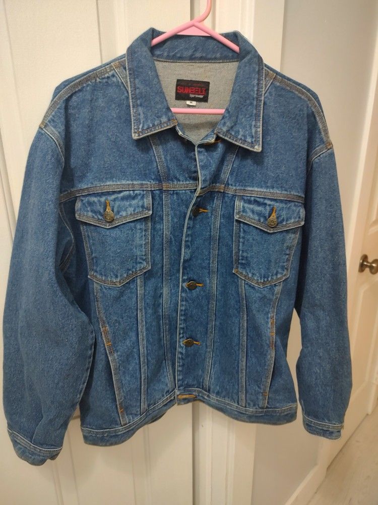 Women's Jean Jackets With A Pretty Elephant On The Back (M)