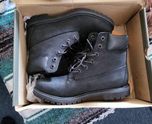 Woman Timberland Size 8.5