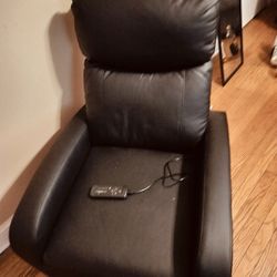 Massage Chair ....Moving  $450