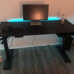 GAMING DESK