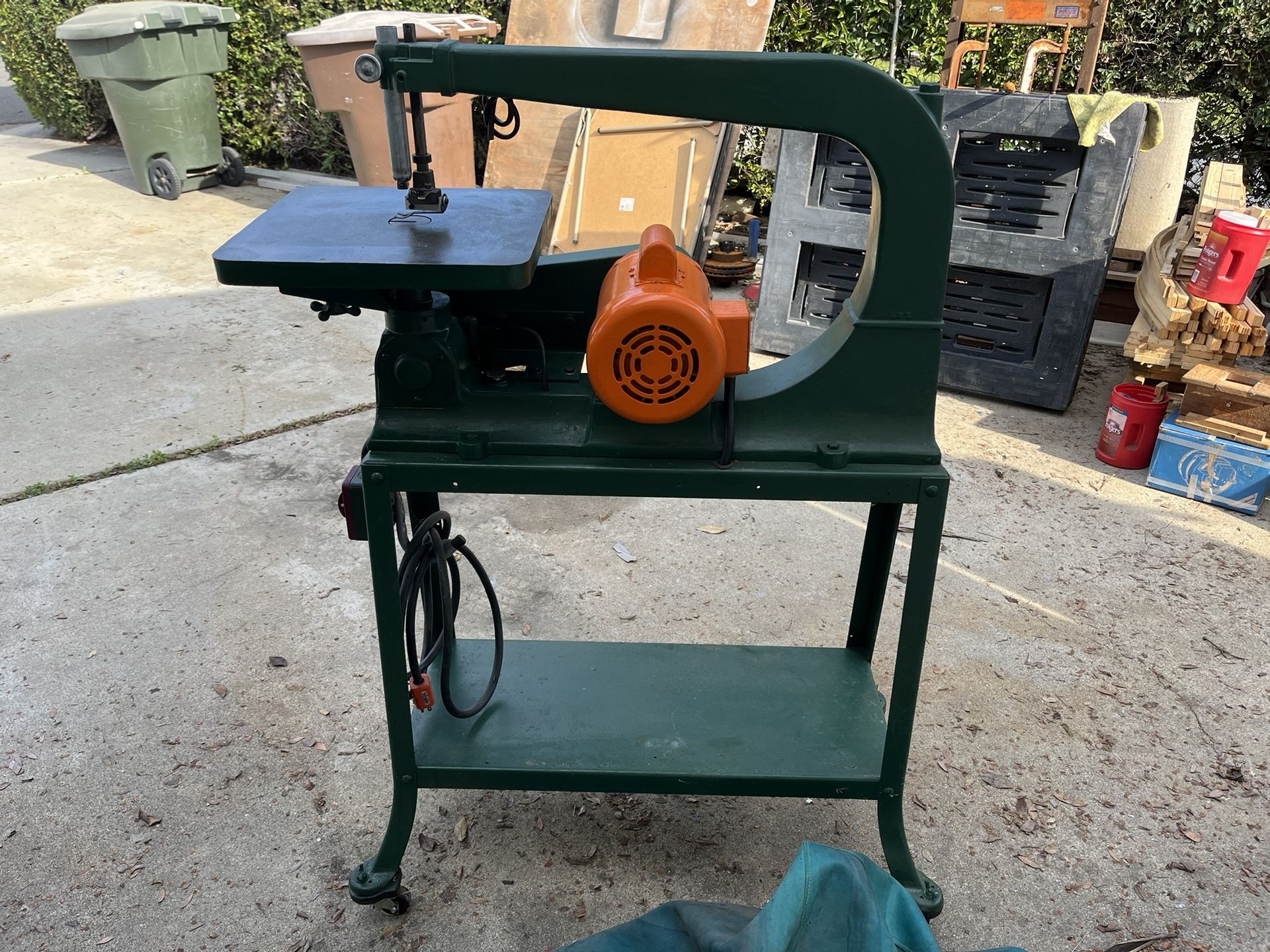 Scroll saw and Stand 