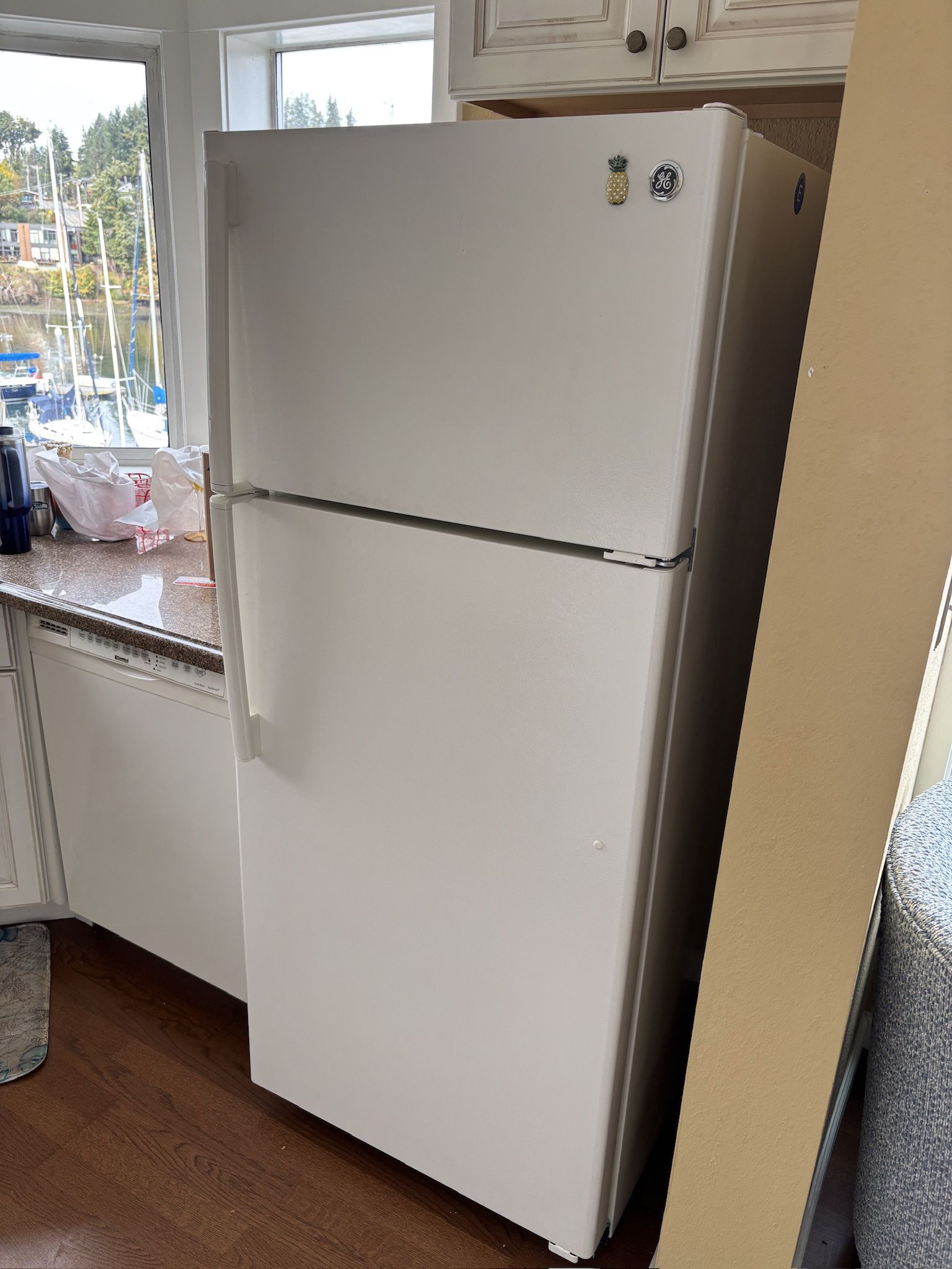 GE Refrigerator With Top Freezer And Ice Maker