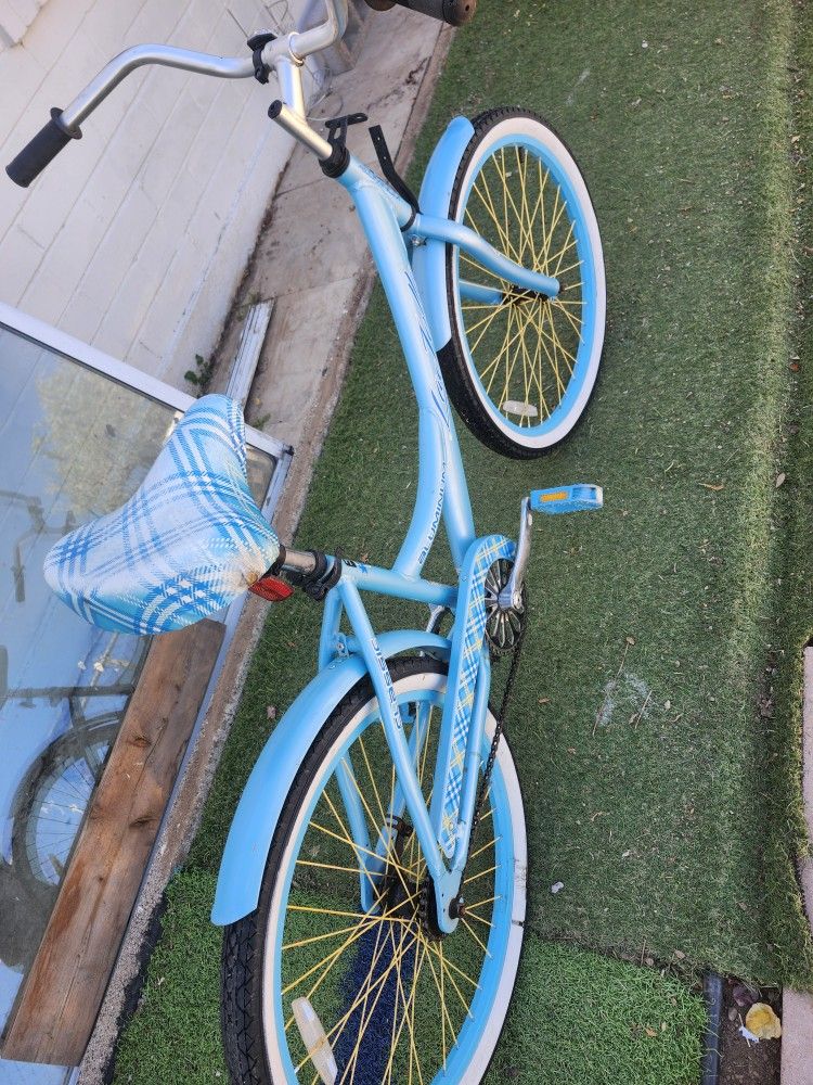BEACH CROZER 24INCH NEW TUPES AND NEW TUBES SINGL WORK PERFECT EVERYTHING IS GOOD CONDITION