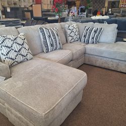 20502.... 3 Pc. Sectional 