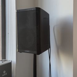 QSC K12.2 Powered 12" 2-Way Loudspeaker System With Advanced DSP