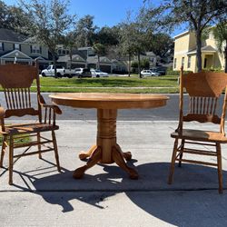 Kitchen Table W 5 Chairs