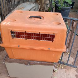 Dog Cage In Dog Kennel In Very Good Condition 