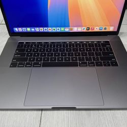 MacBook Pro 15 inch (2 TB 32gb ram) i9