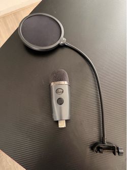 Blue Yeti Mic and Pop filter attachment