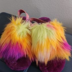 Girl's UGG Slippers 