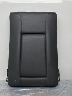 G8 Gt rear middle upper seat