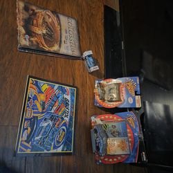 Kevin Harvick Nascar's collection set  2 magazine's 3 medium size car's