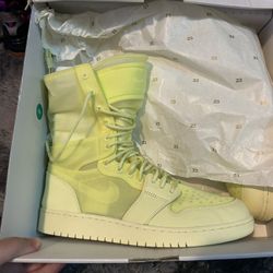 AJ1 Explorer XX Men’s 10.5 W 12