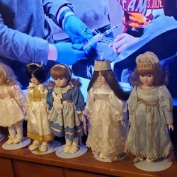 Set Of 7 Vintage Disney Porcelain Dolls