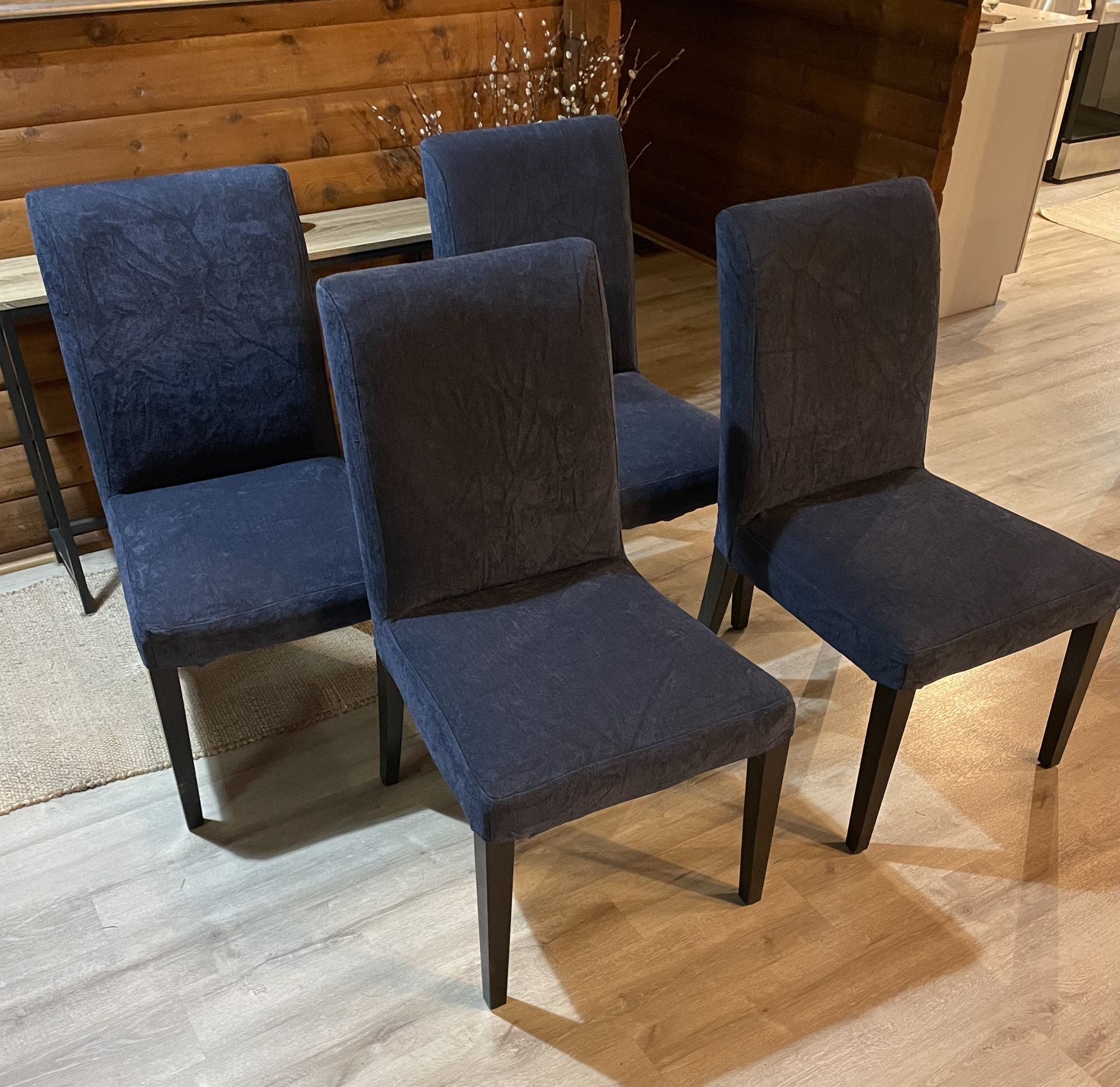 4 Dining Chairs + White Covers / 4 For $60