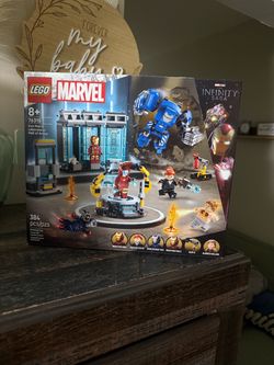 LEGO Marvel Iron Man's Hall of Armor 76315