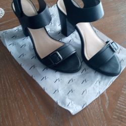 Vera Wang Size 9 Black Shoes. 