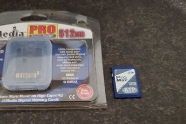 1.0 Gb Promax SD card, 512 Mb JAMedia SD