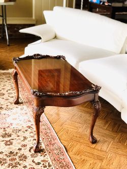 Beautiful Chippendale style coffee table w/custom cut glass top, ball-in-claw feet