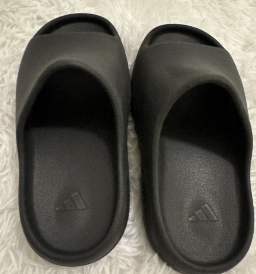 Adidas YZY slide sz 2y