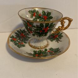 Christmas Holly, Pearl teacup from Japan with gold trim