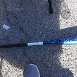 EASTON TYPHOON BASEBALL BAT.  USSSA. BPF15.  $30 FIRM PRICE.  328 N 11ST 126 -  LAS VEGAS NV 89101
