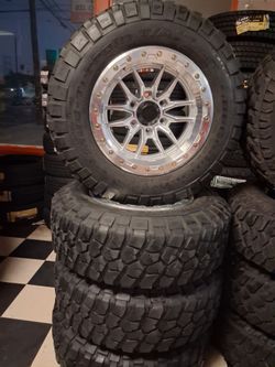 Bendo un set de Rines Nuevos con llantas usadas Para Toyota Tacoma chevy Silverado