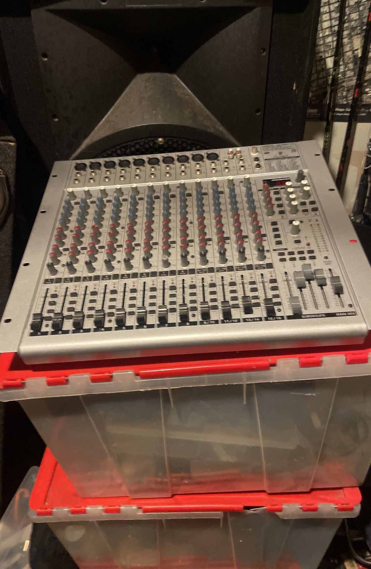 Behringer Eurorack Ub2442fx-pro Mixer