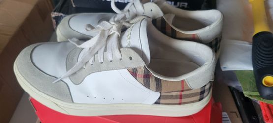Burberry mens size 9.5