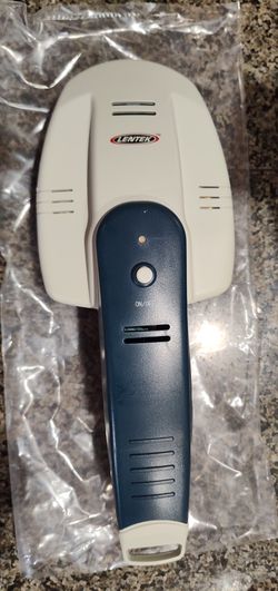 Lentek Ionic Waterless Pet Bath & Flea Repel Brush - $25