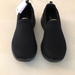 Women Sport Sketchers Size 9