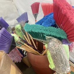 Escobas y trapeadores