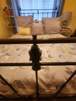 Vintage Ornate Wrought Iron Bed Frame – Beautiful Details