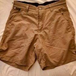 Men's Howler Bros. Khaki/Tan Hybrid/Outdoor Shorts - Size 30 - Barely Used!