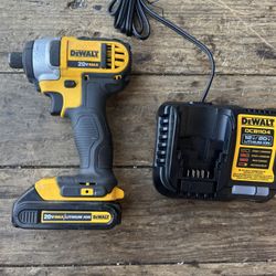 DeWalt 1/4” Cordless Impact Driver 20V Max Battery and Charger