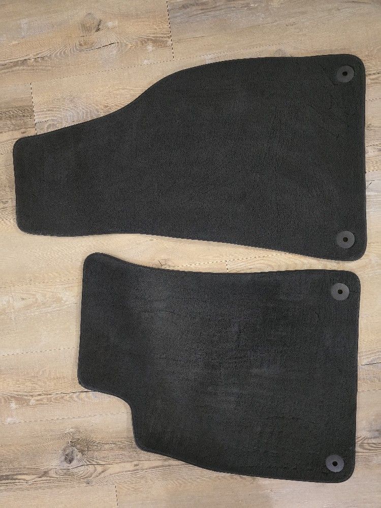 Front passenger & driver side original mat carpet fpr audi A4