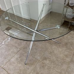 Round glass table