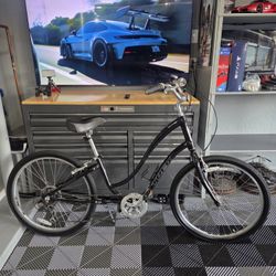 Trek Pure Lowstep Hybrid Mountain Bike (Great Working Condition) Higley and Germann in Gilbert