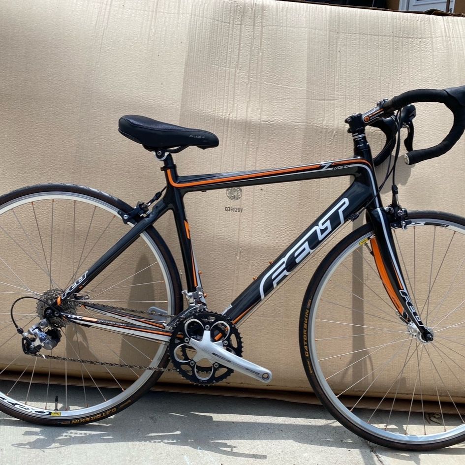 2012 Felt Z6 - Carbon Fiber Road Bike for Sale in Gardena