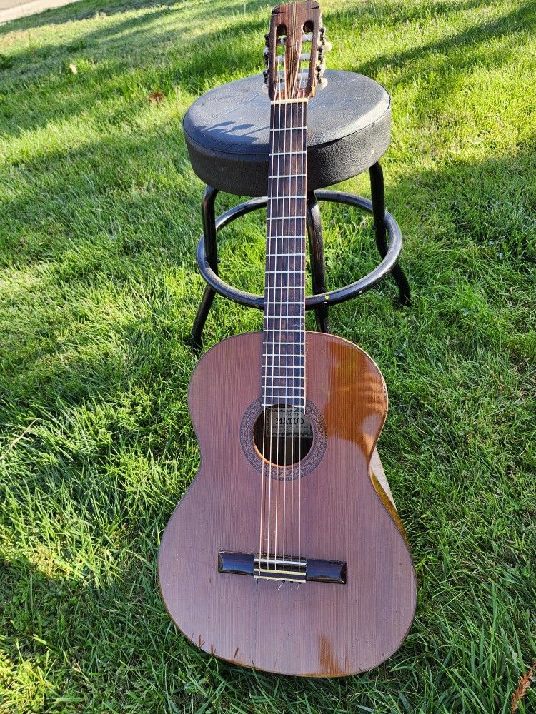Vibtage Luthier Mutuo Classical Guitar