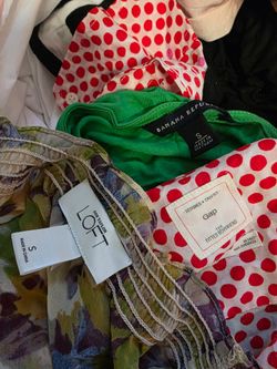 $40 a bag, Huge Bags Of Women's Clothing, 50pc Bags, All Tops.