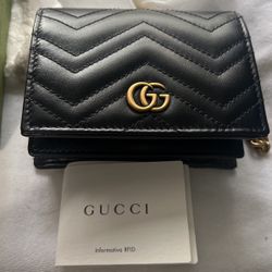 New Gucci Marmont Card Case Wallet. 500.00
