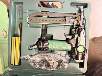 Hitachi Staple gun