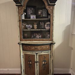 Kitchen Hutch/Baker’s Rack For Sale