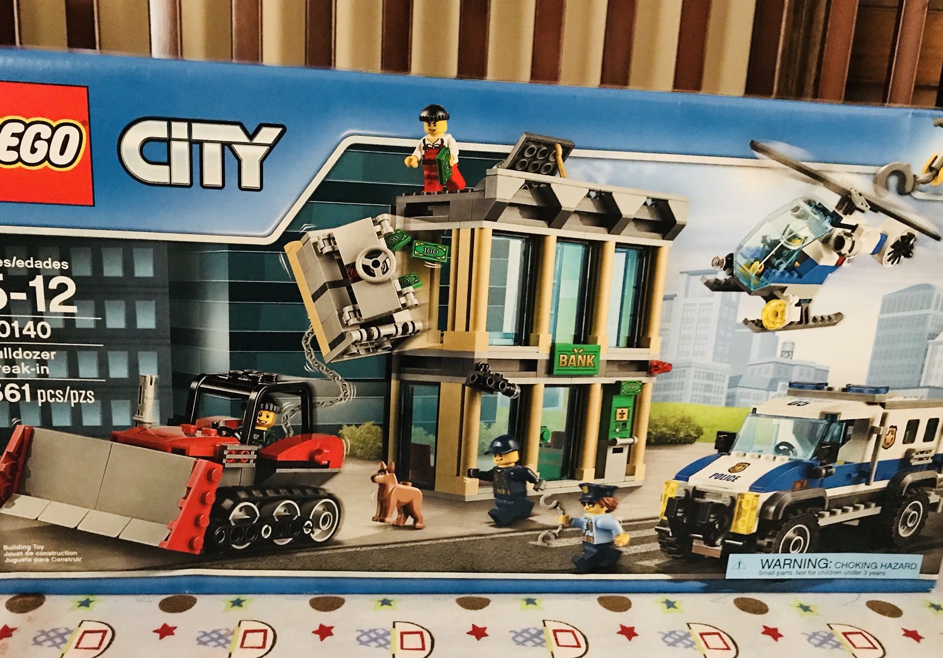 LEGO City Police Bulldozer break in 60140 brand new in the box! 561 pieces!!
