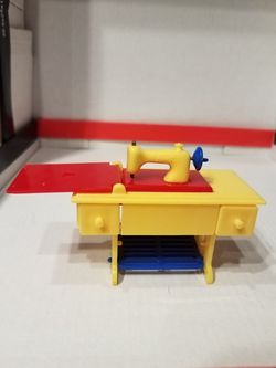 Renwal dollhouse sewing machine
