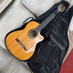 Guitar YAMAHA
